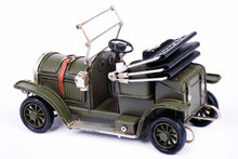 Lade das Bild in den Galerie-Viewer, 15cm Oldtimer Modellauto aus Blech Retro Dekoration
