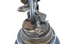 Lade das Bild in den Galerie-Viewer, Justitia Skulptur aus Bronze auf Marmor Sockel - 24cm
