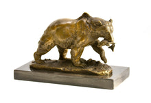 Lade das Bild in den Galerie-Viewer, Skulptur jagender Grizzlybär aus Bronze auf Marmor Sockel Graubär
